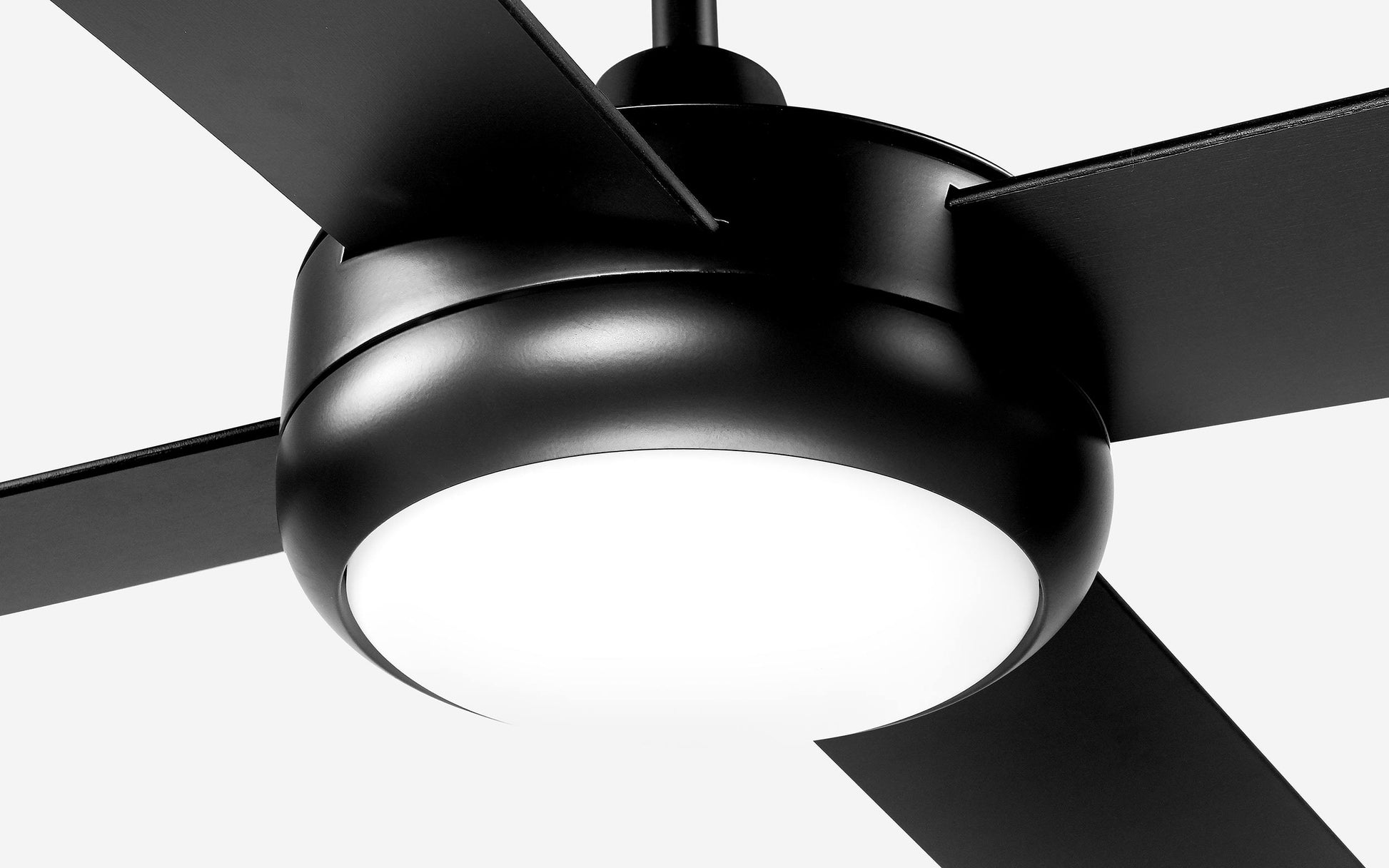 Classic Ceiling Fan with Integrated LED Light and Energy-Efficient Motor – Quiet Operation, 132 cm Diameter, Ceiling Mount 3